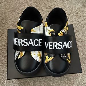 Toddler Unisex Versace Sneaker Size 22 (US 6)